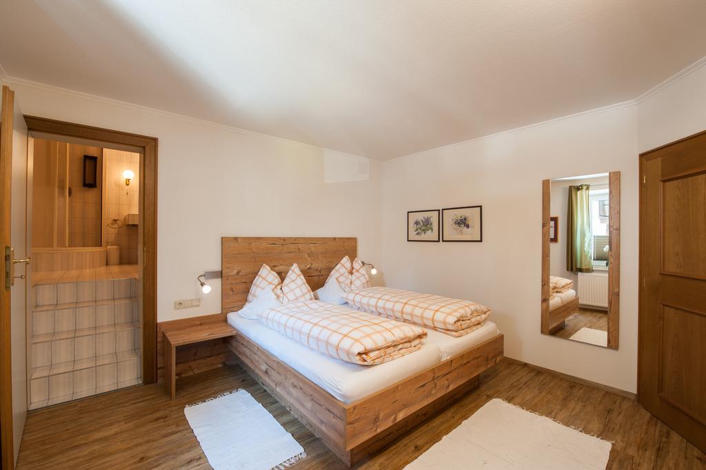 Appartements Al Castagno Ehrwald Bagian luar foto