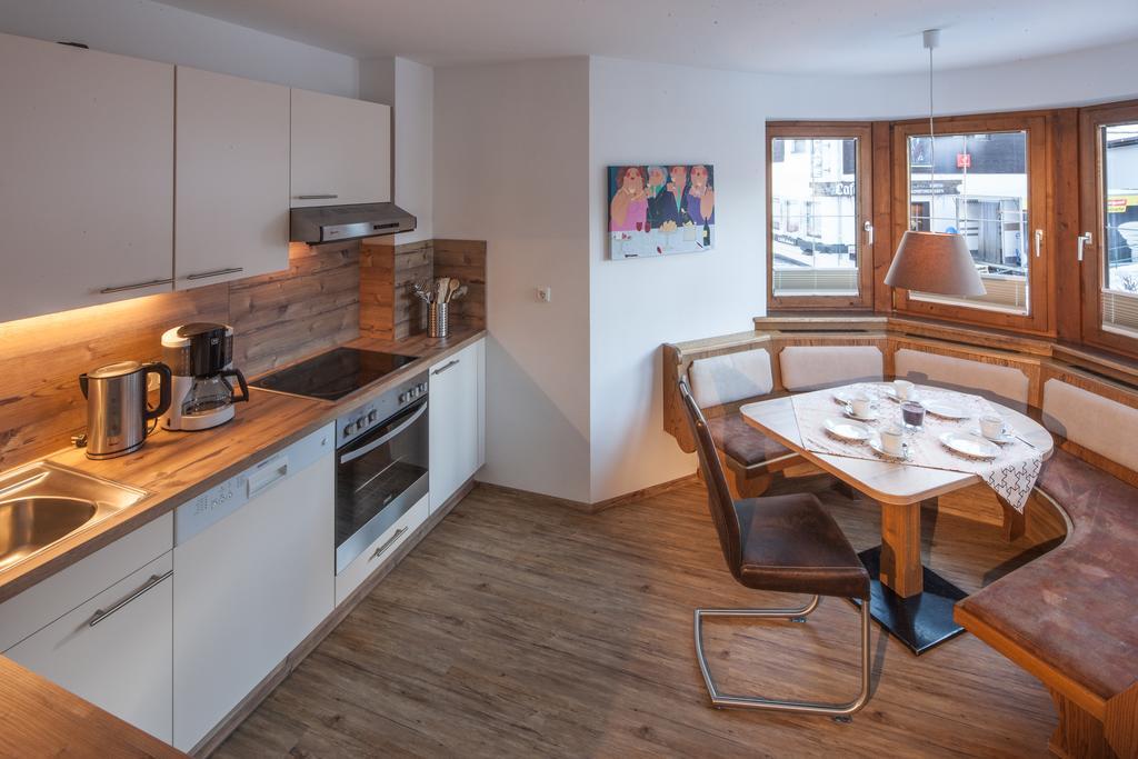 Appartements Al Castagno Ehrwald Bagian luar foto