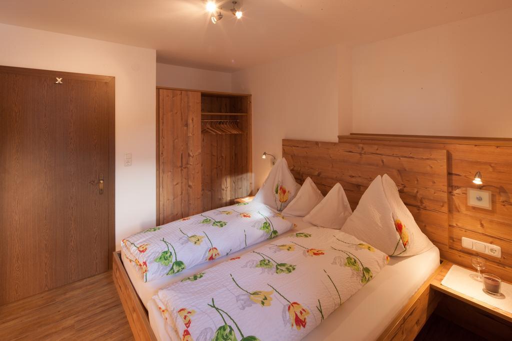 Appartements Al Castagno Ehrwald Bagian luar foto