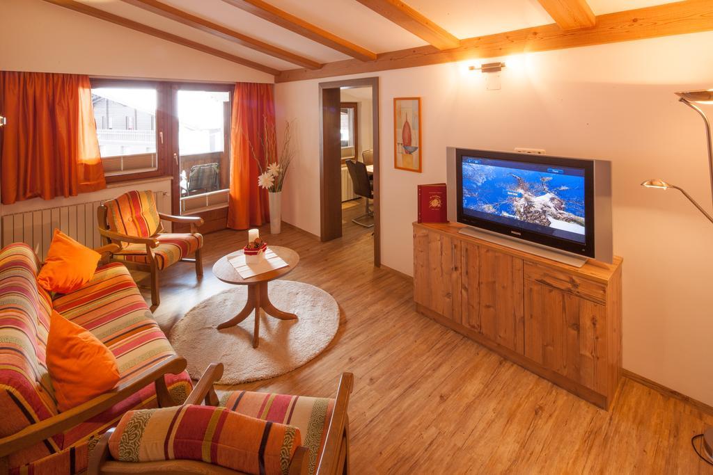 Appartements Al Castagno Ehrwald Bagian luar foto