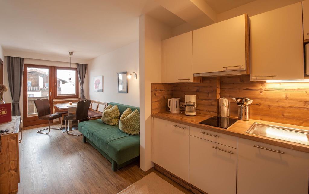 Appartements Al Castagno Ehrwald Bagian luar foto